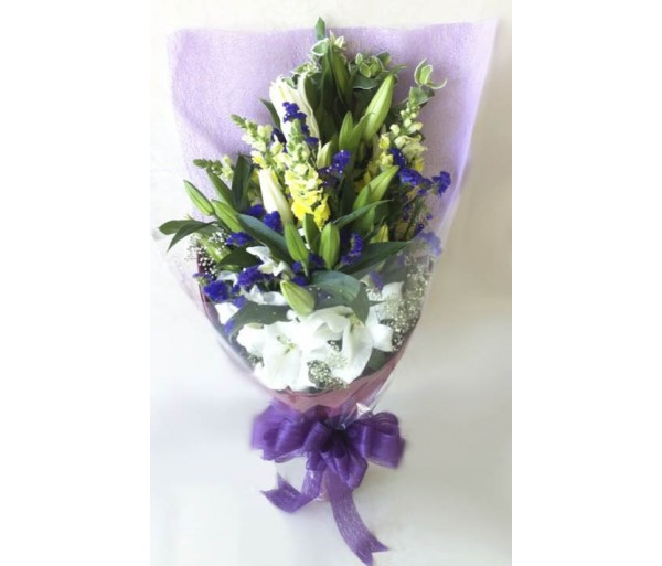 F39 WHITE LILIES WITH PURPLE MATCHING FLOWERS BOUQUET